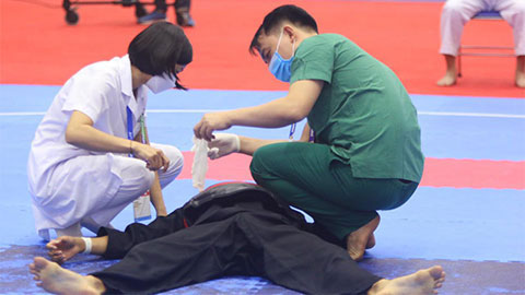 Đánh đối thủ đi bất tỉnh, võ sĩ Pencak Silat của Indonesia mất vàng đắng cay